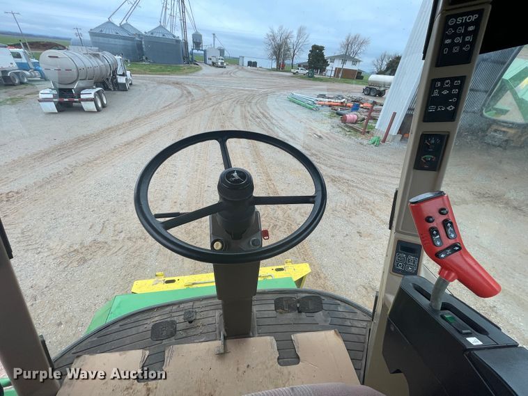 image for item IR9798 1994 John Deere 6810  forage harvester