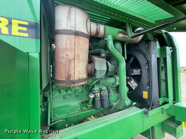 image for item IR9798 1994 John Deere 6810  forage harvester