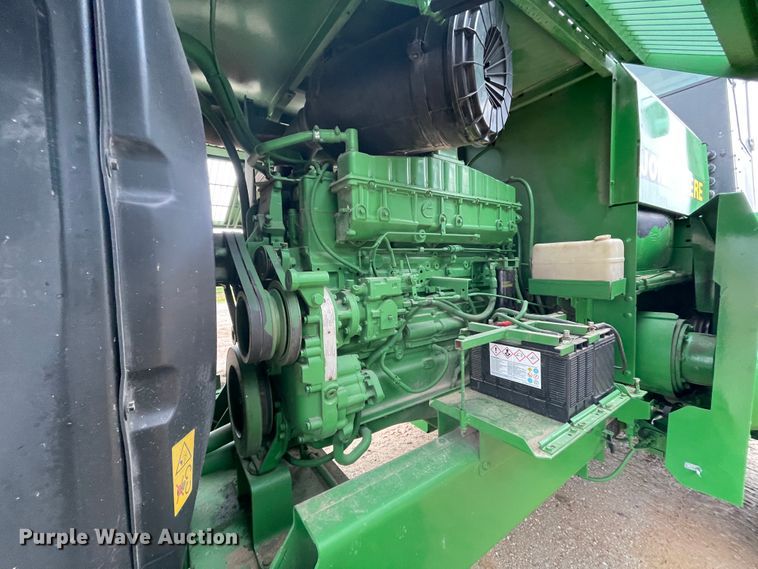 image for item IR9798 1994 John Deere 6810  forage harvester