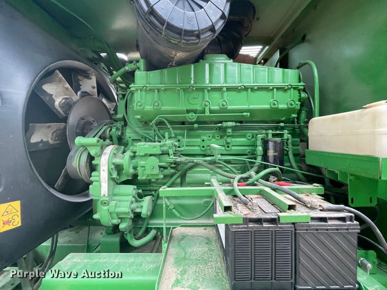 image for item IR9798 1994 John Deere 6810  forage harvester