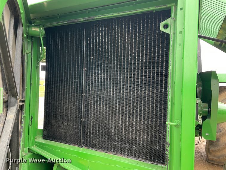 image for item IR9798 1994 John Deere 6810  forage harvester