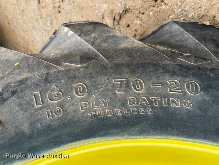 image for item IR9798 1994 John Deere 6810  forage harvester