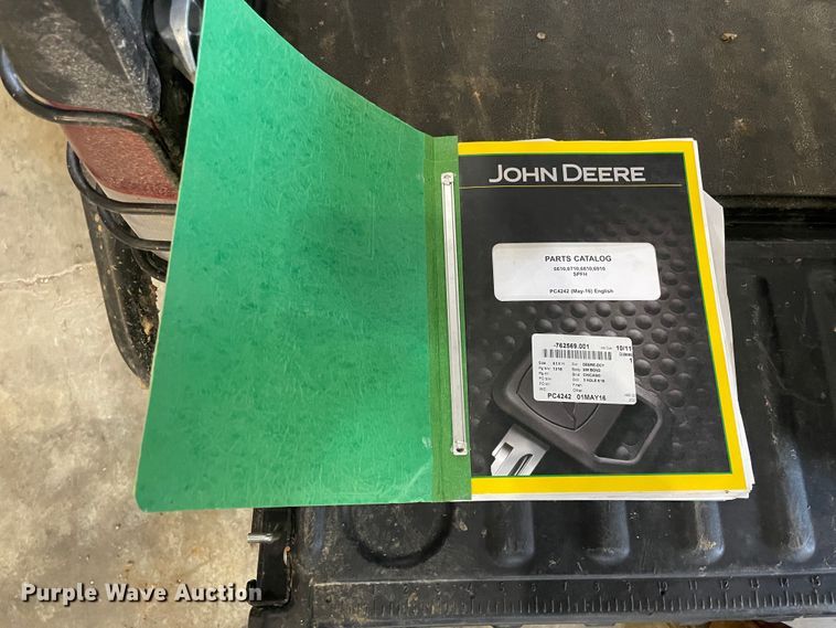 image for item IR9798 1994 John Deere 6810  forage harvester