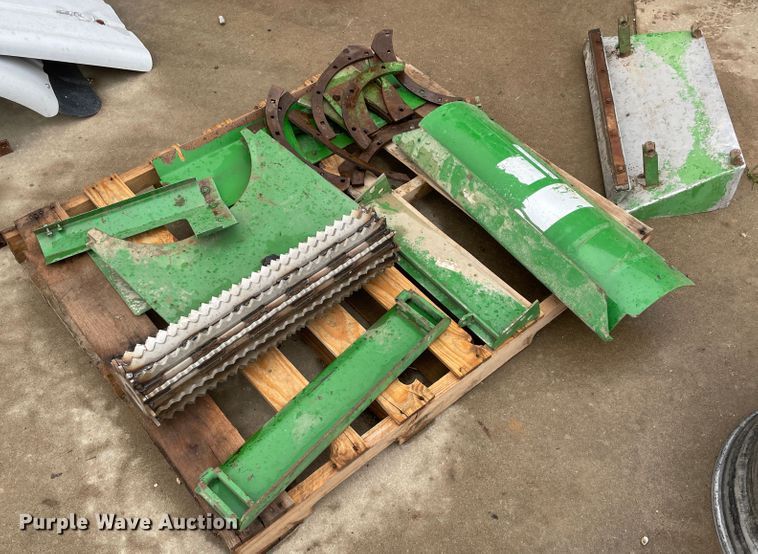 image for item IR9801 John Deere silage cutter parts