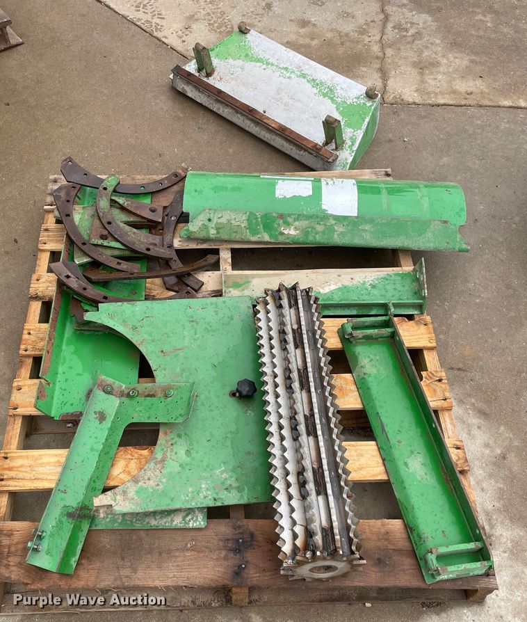 image for item IR9801 John Deere silage cutter parts
