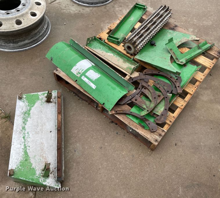 image for item IR9801 John Deere silage cutter parts