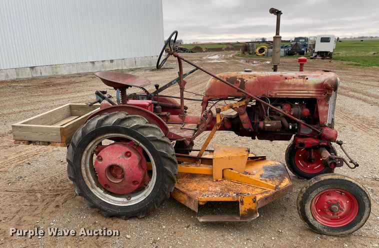 image for item IR9803 1948 International FCUB  tractor