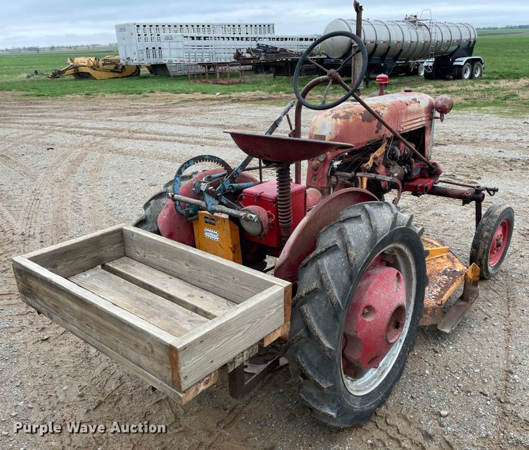 image for item IR9803 1948 International FCUB  tractor