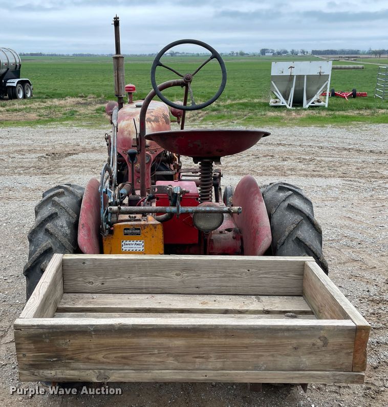 image for item IR9803 1948 International FCUB  tractor