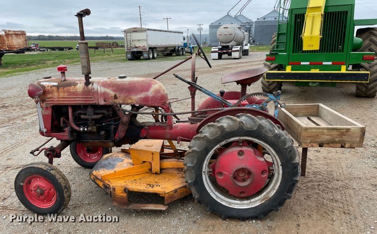 image for item IR9803 1948 International FCUB  tractor