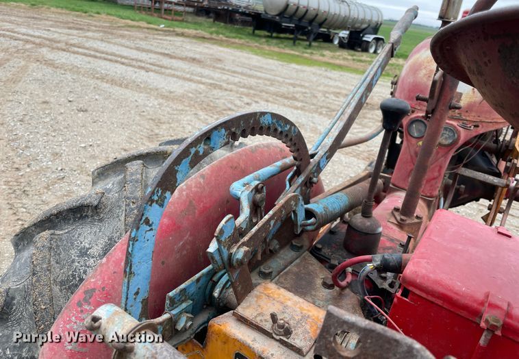 image for item IR9803 1948 International FCUB  tractor