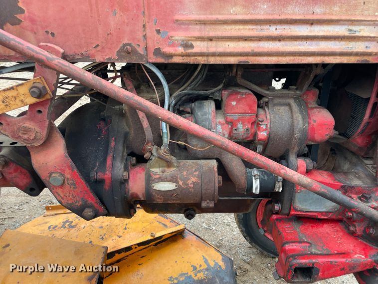 image for item IR9803 1948 International FCUB  tractor