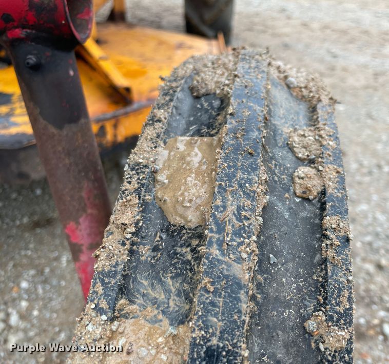 image for item IR9803 1948 International FCUB  tractor