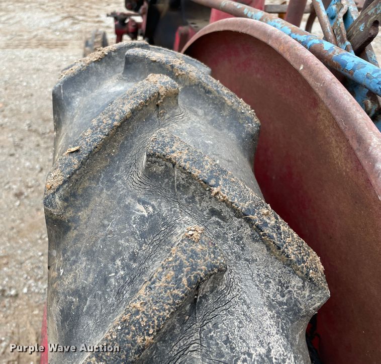 image for item IR9803 1948 International FCUB  tractor