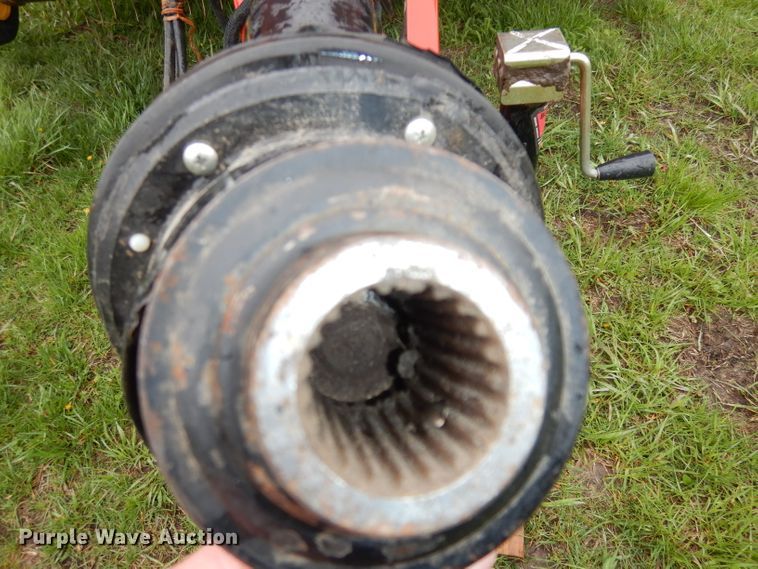 image for item IS9565 2005 New Holland BR780  round baler