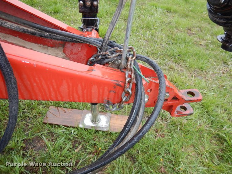 image for item IS9565 2005 New Holland BR780  round baler