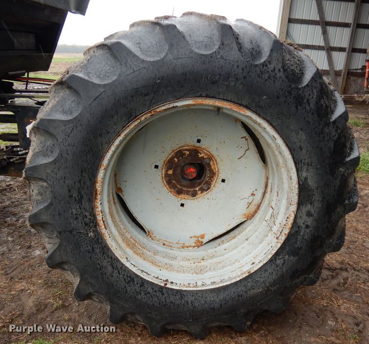 image for item IS9566 White 4-150 Field Boss  4WD tractor