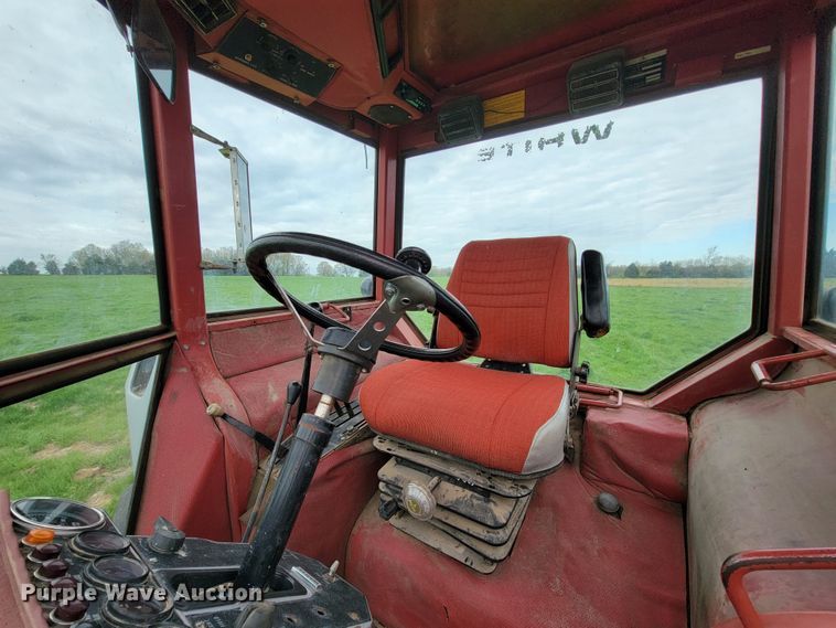image for item IV9011 White 2-135  tractor