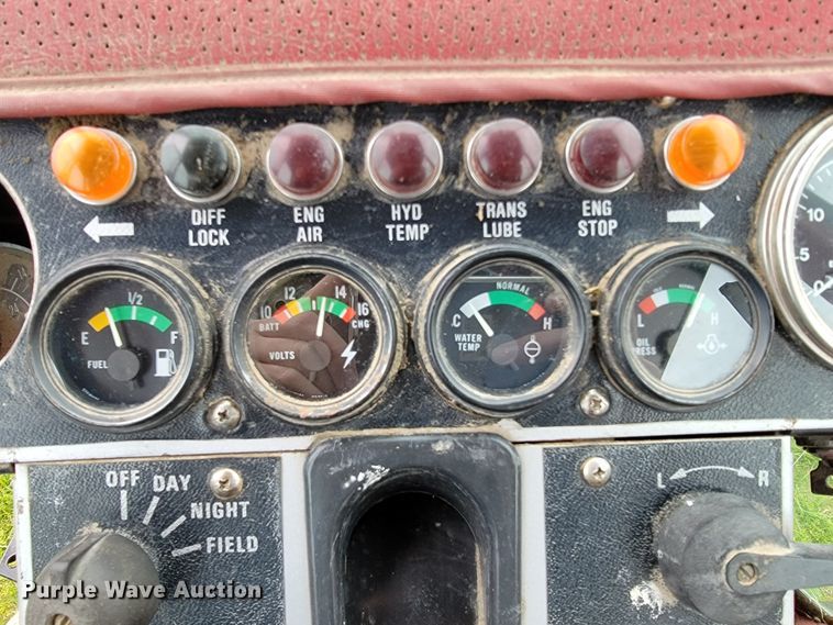 image for item IV9011 White 2-135  tractor