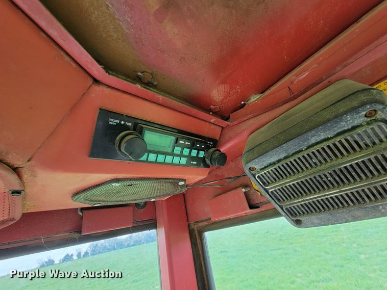 image for item IV9011 White 2-135  tractor