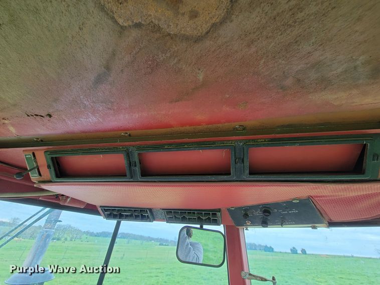 image for item IV9011 White 2-135  tractor