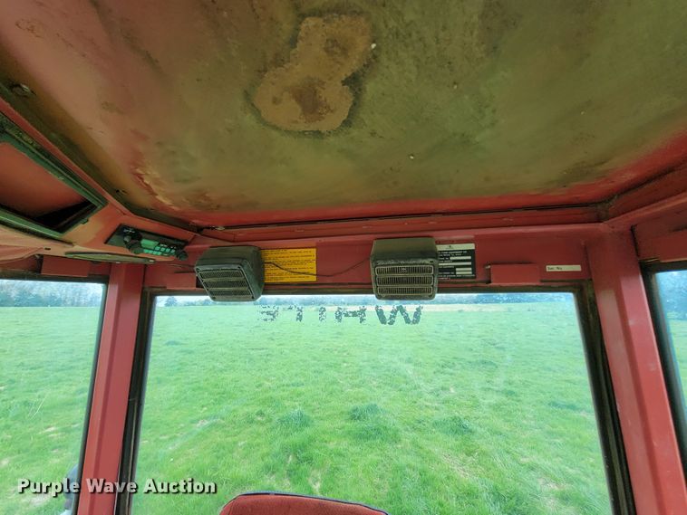 image for item IV9011 White 2-135  tractor