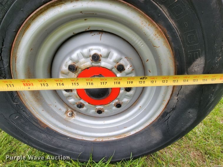 image for item IV9011 White 2-135  tractor