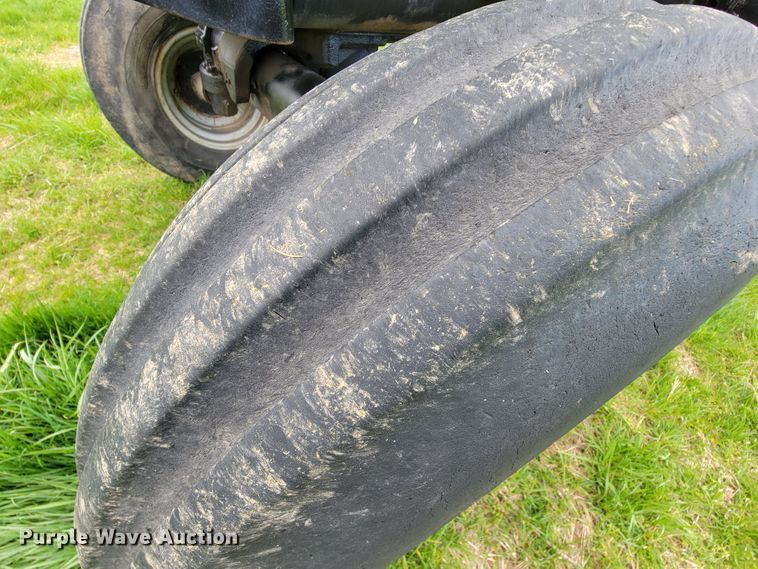 image for item IV9011 White 2-135  tractor