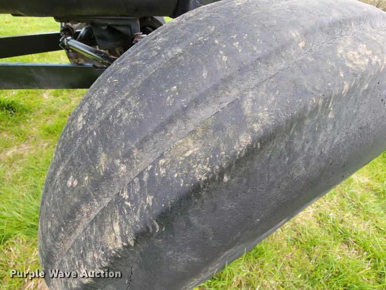 image for item IV9011 White 2-135  tractor