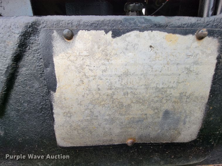 image for item IV9011 White 2-135  tractor