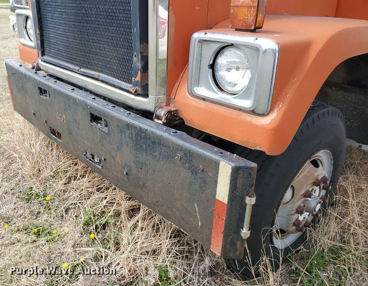 image for item IX9229 1980 Chevrolet Bison  grain truck
