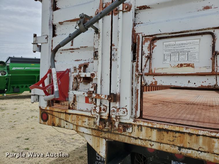 image for item IX9229 1980 Chevrolet Bison  grain truck