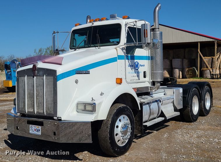 image for item DH5876 2006 Kenworth T800  semi truck