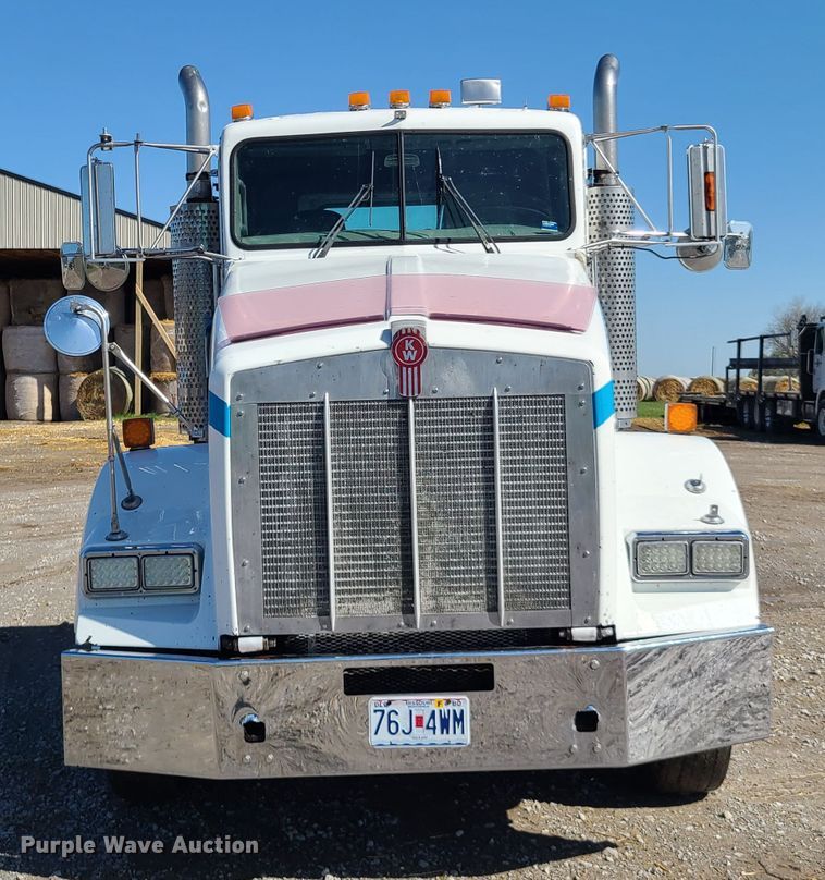 image for item DH5876 2006 Kenworth T800  semi truck