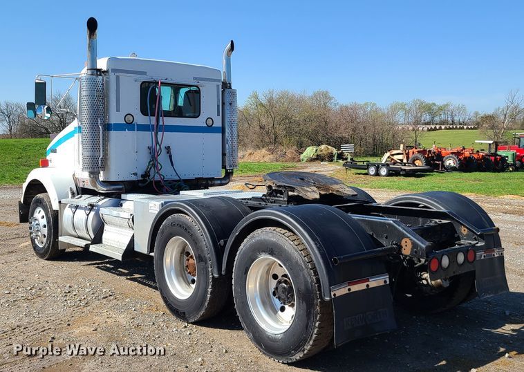 image for item DH5876 2006 Kenworth T800  semi truck