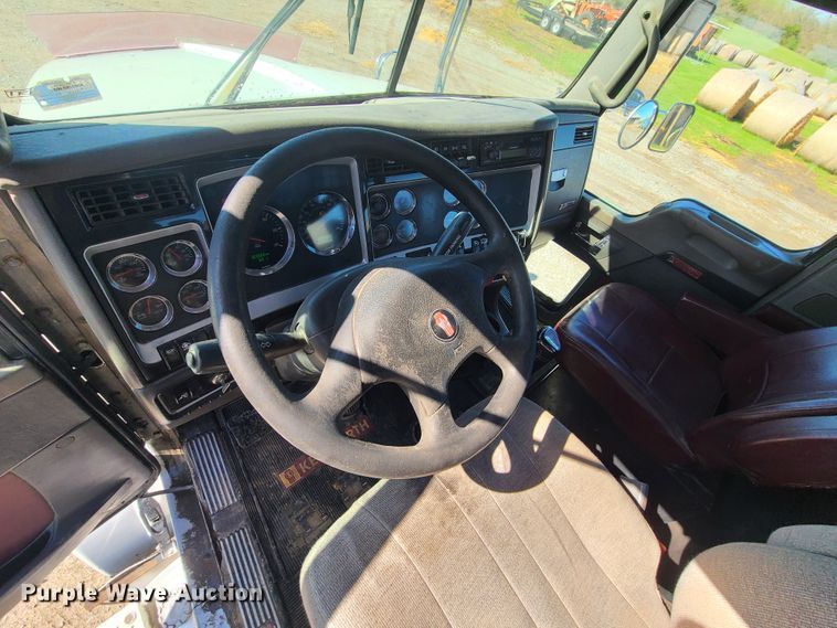 image for item DH5876 2006 Kenworth T800  semi truck