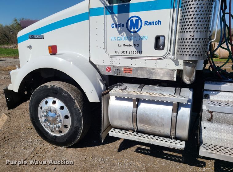 image for item DH5876 2006 Kenworth T800  semi truck