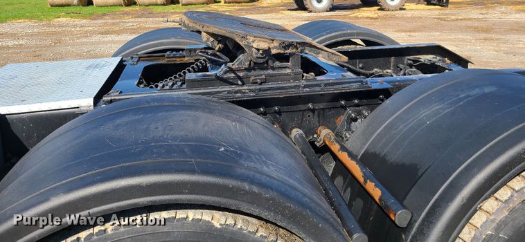 image for item DH5876 2006 Kenworth T800  semi truck