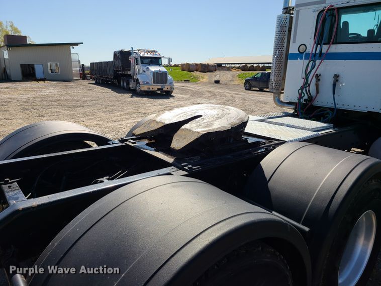 image for item DH5876 2006 Kenworth T800  semi truck