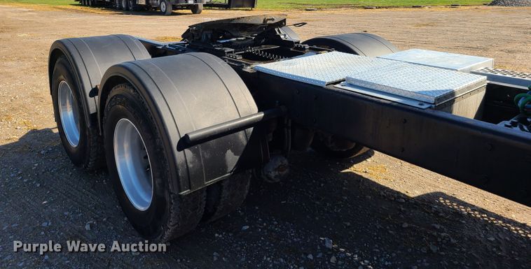 image for item DH5876 2006 Kenworth T800  semi truck