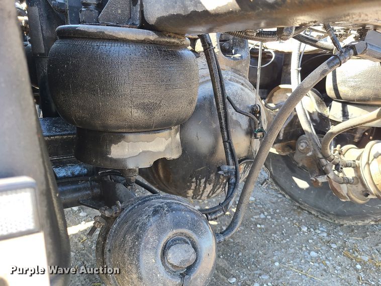 image for item DH5876 2006 Kenworth T800  semi truck