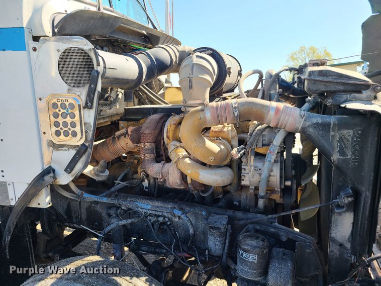 image for item DH5876 2006 Kenworth T800  semi truck