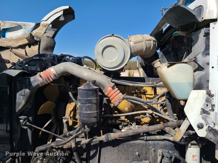 image for item DH5876 2006 Kenworth T800  semi truck