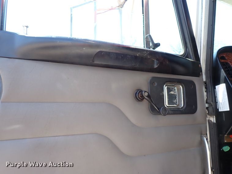 image for item DJ0242 2004 Peterbilt 385  rollback truck