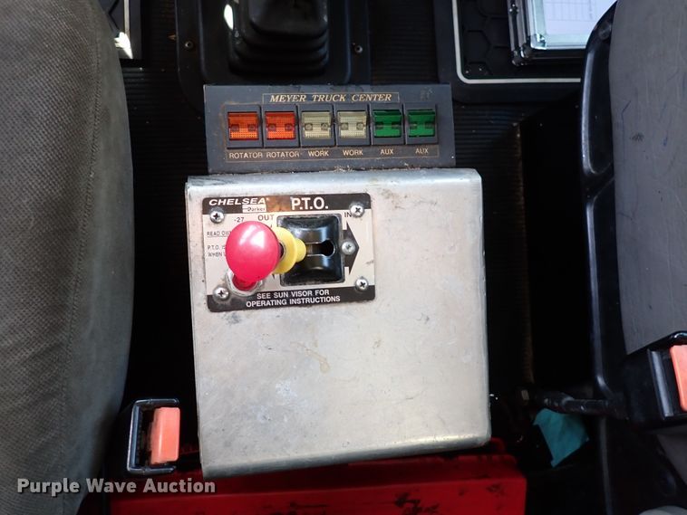 image for item DJ0242 2004 Peterbilt 385  rollback truck