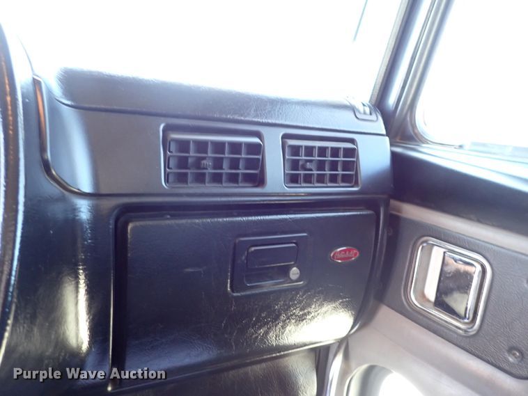 image for item DJ0242 2004 Peterbilt 385  rollback truck