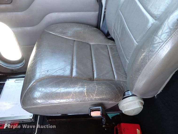 image for item DJ0242 2004 Peterbilt 385  rollback truck