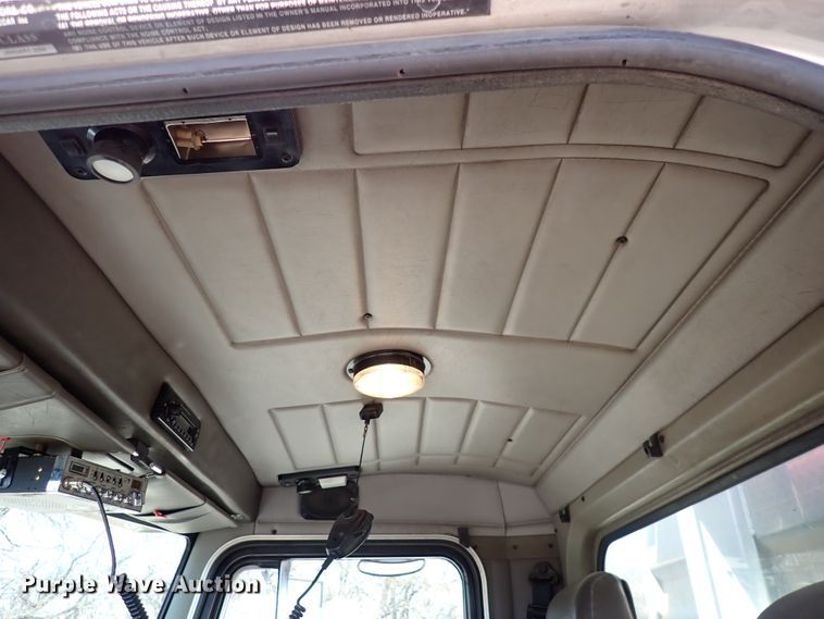 image for item DJ0242 2004 Peterbilt 385  rollback truck