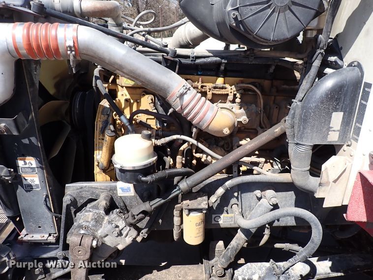 image for item DJ0242 2004 Peterbilt 385  rollback truck