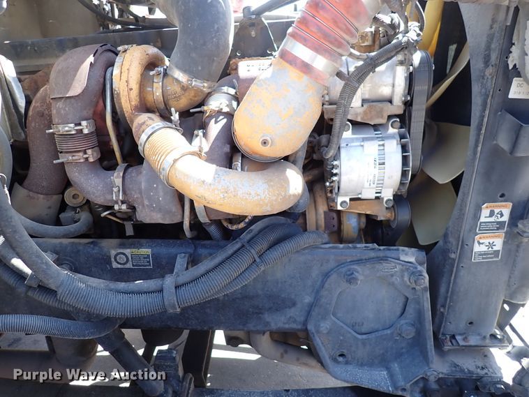 image for item DJ0242 2004 Peterbilt 385  rollback truck